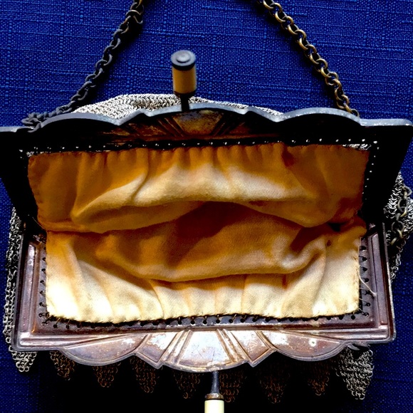 Antique Art Deco Mesh Evening Bag - Picture 9 of 9